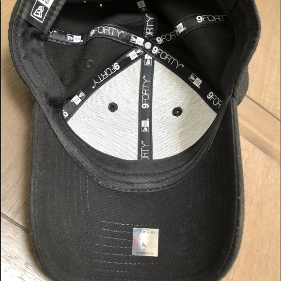 New Lakers Adjustable Hat - Picture 3 of 5